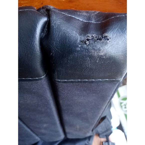 Red Dog Beer Black Folding Bleacher Cushion Stadium Seat with Shoulder Strap USA - Picture 8 of 11